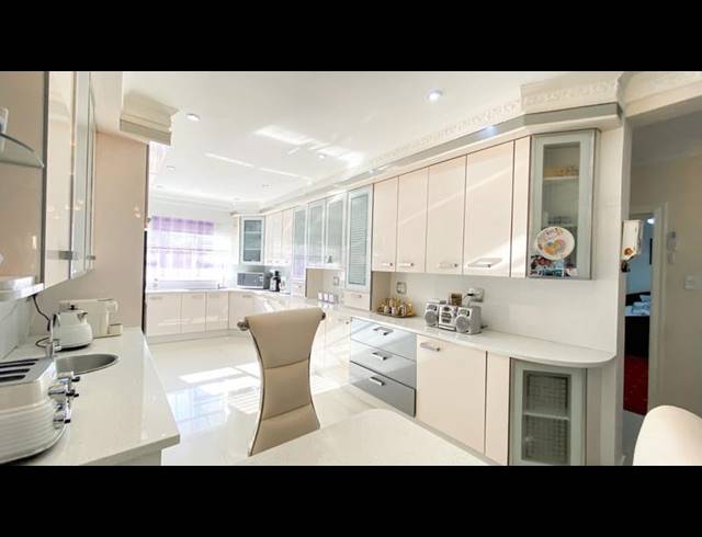 5 BEDROOM HOUSE FOR SALE IN ASPEN HILLS